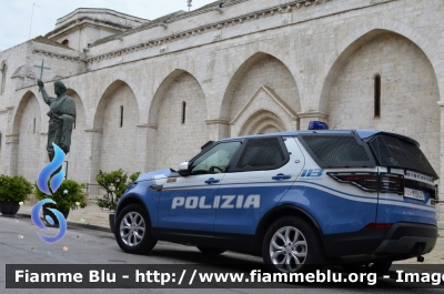 Land Rover Discovery 5
Polizia di Stato
IX Reparto Mobile Bari
Allestimento Elevox
Decorazione Grafica Artlantis
POLIZIA M3840
Parole chiave: Land Rover Discovery 5_POLIZIAM3840