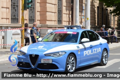 Alfa Romeo Nuova Giulia Q4
Polizia di Stato
Polizia Stradale
POLIZIA M2700
in scorta al Giro d'Italia 2021
Vettura "1"
Parole chiave: Alfa-Romeo Nuova Giulia Q4_POLIZIAM2700