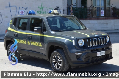 Jeep Renegade restyle
Guardia di Finanza
Allestimento NCT Nuova Carrozzeria Torinese
Decorazione Grafica Artlanti
GdiF 900 BN
Parole chiave: Jeep Renegade_restyle