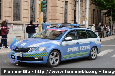 Skoda Octavia Wagon V serie
Polizia di Stato
Polizia Stradale
Allestimento Focaccia
Decorazione Grafica Artlantis
POLIZIA M5202
in scorta al Giro d'Italia 2021
Vettura "2"
Parole chiave: Skoda Octavia Wagon_V serie_POLIZIAM5202_giro italia 2021