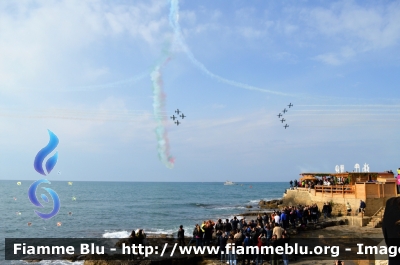 Aermacchi MB339PAN
Aeronautica Militare Italiana
313° Gruppo Addestramento Acrobatico
Stagione esibizioni 2022
Air Show Giovinazzo/Molfetta
Parole chiave: Aermacchi MB339PAN