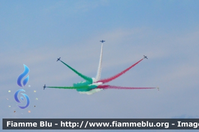 Aermacchi MB339PAN
Aeronautica Militare Italiana
313° Gruppo Addestramento Acrobatico
Stagione esibizioni 2022
Air Show Giovinazzo/Molfetta
Parole chiave: Aermacchi MB339PAN