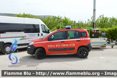 Fiat Nuova Panda 4x4 II serie
Vigili del Fuoco
Comando Provinciale di Foggia
VF 29202
Parole chiave: Fiat Nuova Panda 4x4_II serie_VF29202