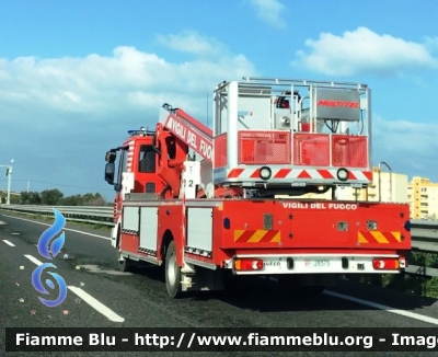 Iveco EuroCargo 110EL22 IV serie
Vigili del Fuoco
Comando Provinciale di Bari
Distaccamento Permanente di Barletta
Piattaforma aerea ribassata da 30 metri di sviluppo massimo
Allestimento Multitel-Pagliero
VF 28375
Parole chiave: Iveco EuroCargo_110EL22_IVserie VF28375