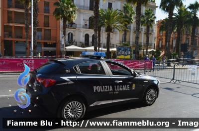 Alfa Romeo Nuova Giulietta
Polizia Municipale
Comune di Bari
POLIZIA LOCALE YA 228 AG
Parole chiave: Alfa-Romeo Nuova_Giulietta POLIZIALOCALEYA228AG