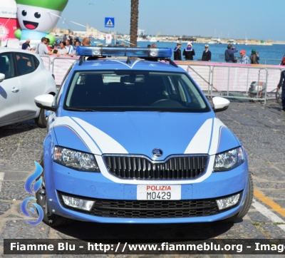 Skoda Octavia Wagon IV serie
Polizia di Stato
Polizia Stradale in servizio sulla rete autostradale di Autostrade per l'Italia
Prima fornitura con la nuova livrea
Allestite Focaccia
Decorazione Grafica Artlantis
POLIZIA M0429
Parole chiave: Skoda Octavia_Wagon_IVserie POLIZIAM0426