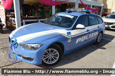 Bmw 318 Touring F31 restyle
Polizia di Stato
Polizia Stradale
Allestimento Marazzi
Decorazione grafica Artlantis
in scorta al Giro d'Italia 2017
POLIZIA M1087
Parole chiave: Bmw 318_Touring_F31_restyle POLIZIAM1087 Giro_Italia_2017