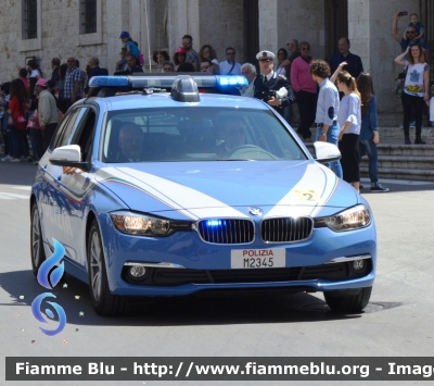 Bmw 318 Touring F31 restyle
Polizia di Stato
Polizia Stradale
Allestimento Marazzi
Decorazione grafica Artlantis
in scorta al Giro d'Italia 2017
POLIZIA M2345
Parole chiave: Bmw 318_Touring_F31_restyle POLIZIAM2345 Giro_Italia_2017