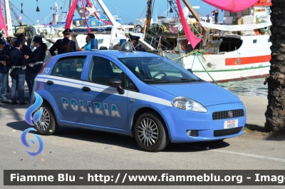 Fiat Grande Punto
Polizia di Stato
POLIZIA H0129
Parole chiave: Fiat Grande_Punto POLIZIAH0129