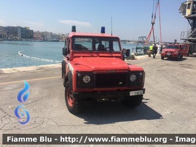 Land Rover Defender 90
Vigili del Fuoco
Comando Provinciale di Bari 
Volante Antincendio
VF 19630
Parole chiave: Land Rover Defender 90_VF19630