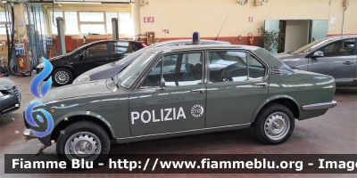 Alfa Romeo Alfetta I serie
Polizia di Stato
Polizia Stradale
POLIZIA 44849

Automezzo Storico conservato presso Autocentro di Napoli
Parole chiave: Alfa-Romeo Alfetta_I serie_POLIZIA44849