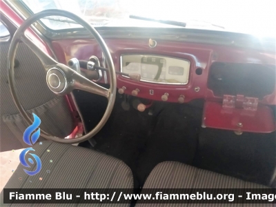 Fiat 1100 E
Polizia di Stato
POLIZIA 14184
Parole chiave: Fiat 1100 E_POLIZIA14184