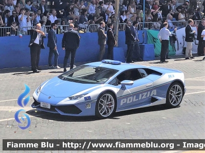 Lamborghini Huracan LP 610-4
Polizia Di Stato
Polizia Stradale
Allestimento Lamborghini
Decorazione Grafica Artlantis
POLIZIA H8862
Parole chiave: Lamborghini Huracan LP 610-4_POLIZIAH8862_Festa_della_repubblica_2022