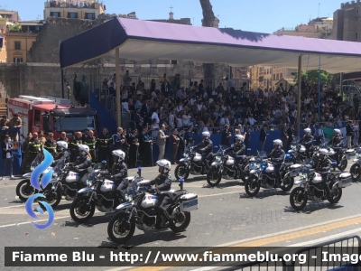 Moto Guzzi V85 TT
Polizia Roma Capitale
Parole chiave: Moto Guzzi V85 TT_Festa_della_repubblica_2022