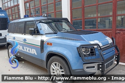 Land Rover Defender Hardtop 110 II serie
Polizia di Stato
Reparto Mobile 
Parole chiave: Land Rover Defender Hardtop 110_II serie