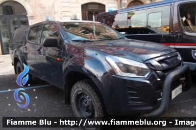 Isuzu D-Max II serie restyle
Carabinieri
Squadrone Eliportato Cacciatori di Puglia
CC DT 716
Parole chiave: Isuzu D-Max_II serie_restyle_CCDT716