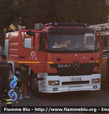 Mercedes-Benz Atego 1828 I serie
Vigili del Fuoco
Comando Provinciale di Bari
Distaccamento Permanente di Barletta
AutoBottePompa allestimento BAI
VF 22578
Parole chiave: Mercedes-Benz Atego_1828_Iserie VF22578