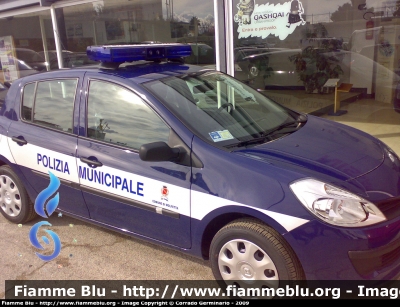 Renault Clio III serie
Polizia Municipale di Molfetta
1.2 16V 
Appena consegnate, si tratta di un lotto di cinque autovetture, di cui una non in livrea.
Parole chiave: Renault Clio_IIIserie PM_Molfetta