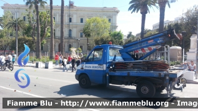 Mercedes-Benz Sprinter II serie
Polizia Municipale Bari
Parole chiave: Mercedes-Benz Sprinter_IIserie