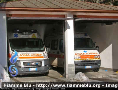 Fiat Ducato X250
118 Pistoia Soccorso Postazione di Abetone
Allestimento Fratelli Mariani, modificato Dangel per la trazione 4x4
Parole chiave: Fiat Ducato_X250 Fiat Ducato_IIserie 118_Pistoia Ambulanza