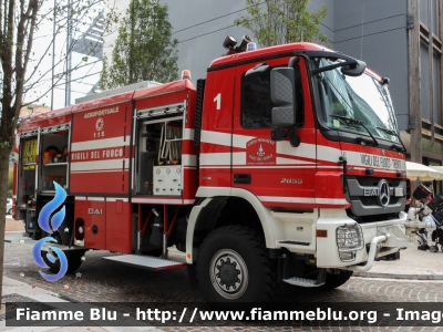 Mercedes-Benz Actros 2055 4x4 III serie
Vigili del Fuoco
Corpo Permanente di Trento
Antincendio Aereoportuale
Allestimento Bai
VF 4E7 TN
Parole chiave: Mercedes-Benz Actros_2055_4x4_IIIserie VF4E8TN 150_Anni_VF_Trento