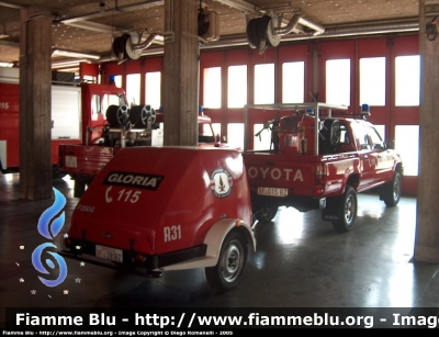 Toyota Hilux II serie
Vigili del Fuoco
Corpo Permanente di Bolzano
Berufsfeuerwehr Bozen
con Carrello Polvere 250 kg
VF 015 BZ
RIMORCHIO VF 2B08Z
Parole chiave: Toyota Hilux_IISerie VF015BZ VF2B08Z