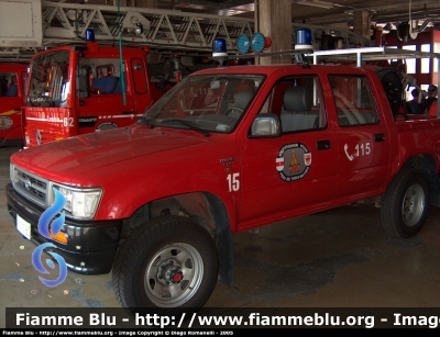 Toyota Hilux II Serie
Vigili del Fuoco
Corpo Permanente di Bolzano
Berufsfeuerwehr Bozen
-Automezzo Antincendio-
VF 015 BZ
Parole chiave: Toyota Hilux_IISerie VF015BZ