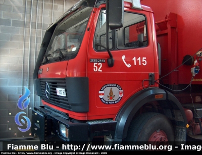 Mercedes-Benz 2629
Vigili del Fuoco
Corpo Permanente di Bolzano
Berufsfeuerwehr Bozen
Autocarro con impianto scarrabile allestimento Baribbi
VF 052 BZ
Parole chiave: Mercedes-Benz 2629 VF052BZ