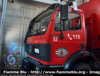 Mercedes-Benz 2629
Vigili del Fuoco
Corpo Permanente di Bolzano
Berufsfeuerwehr Bozen
Autocarro con impianto scarrabile allestimento Baribbi
VF 052 BZ
Parole chiave: Mercedes-Benz 2629 VF052BZ