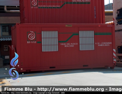 Container Ambulanza K22
Vigili del Fuoco
Corpo Permanente di Bolzano
Berufsfeuerwehr Bozen

Parole chiave: Container