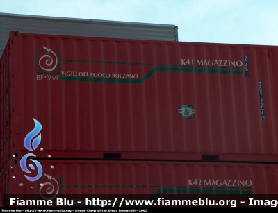 Container K41 Magazzino
Vigili del Fuoco
Corpo Permanente di Bolzano
Berufsfeuerwehr Bozen

Parole chiave: Container