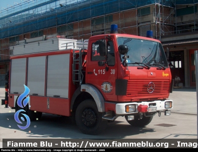 Mercedes-Benz 1225
Vigili del Fuoco
Corpo Permanente di Bolzano
Berufsfeuerwehr Bozen
Ex Polisoccorso Pesante allestimento Ziegler
VF 030 BZ
Parole chiave: Mercedes-Benz 1225 VF030BZ