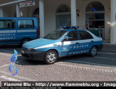 Fiat Marea II serie
Polizia di Stato
Squadra Volante
POLIZIA E2200
Parole chiave: Fiat Marea_IIserie PoliziaE2200