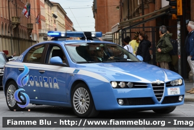 Alfa Romeo 159
Polizia di Stato
Polizia Stradale
POLIZIA F7286
Parole chiave: Alfa_Romeo 159 POLIZIAF7286