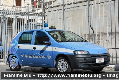 Fiat Punto II serie 
Polizia di Stato
 Polizia E8989
Parole chiave: Fiat Punto_IIserie POLIZIAE8989