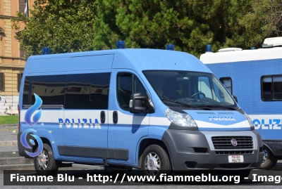 Fiat Ducato X250
Polizia di Stato
POLIZIA H6479
