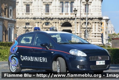 Fiat Grande Punto
Carabinieri
CC DF368
Parole chiave: Fiat Grande_Punto CCDF368