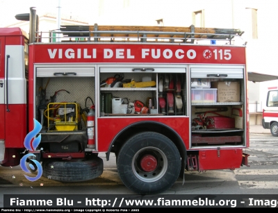 Iveco 180-24
Vigili del Fuoco
Distaccamento di Finale Emilia (Mo)
VF 15586
Parole chiave: Iveco 180-24 VF15286