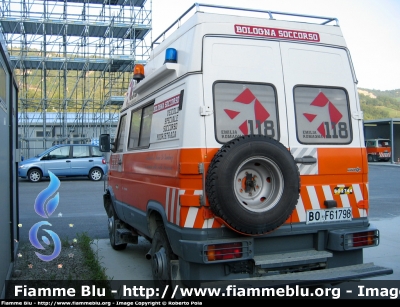 Iveco Daily 4x4 II Serie
118 Regione Emilia Romagna - Bologna Soccorso 
Gestione Emergenza Cantieri Alta Velocità e Variante di Valico
Ambulanza "BO2744"

Parole chiave: Iveco_Daily_4x4_II_Serie_118_GECAV