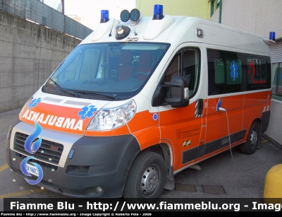 Fiat Ducato X250
118 Modena Soccorso
Azienda USL di Modena
Ambulanza "MO1604"

Parole chiave: Fiat_Ducato_X250_118_Modena