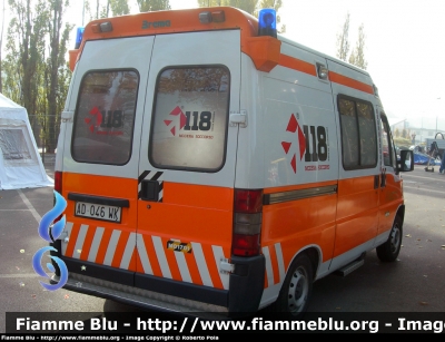 Fiat Ducato II Serie
118 Modena Soccorso
Azienda USL di Modena
Ambulanza "MO1701"
Parole chiave: Fiat_Ducato_II_Serie_118_Modena