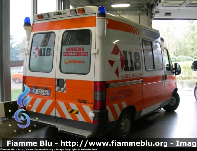 Fiat Ducato II Serie
118 Modena Soccorso
Azienda USL di Modena
Ambulanza "MO17XX"
Parole chiave: Fiat_Ducato_II_Serie_118_Modena