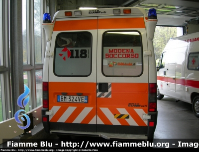 Fiat Ducato II Serie
118 Modena Soccorso
Azienda USL di Modena
Ambulanza "MO17XX"
Parole chiave: Fiat_Ducato_II_Serie_118_Modena