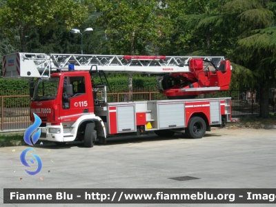 Iveco EuroFire 150E28 II serie 
Vigili del Fuoco
Comando Provinciale di Modena
AutoScala da 30 metri allestimento Iveco-Magirus
VF 22939
Parole chiave: Iveco EuroFire_150E28_IIserie VF22939