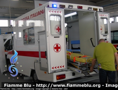 Fiat Ducato X250
Croce Rossa Italiana
Comitato Locale di San Marcello Pistoiese
Allestita Maf
Parole chiave: Fiat Ducato_X250 118_Pistoia Ambulanza CRI Reas_2007