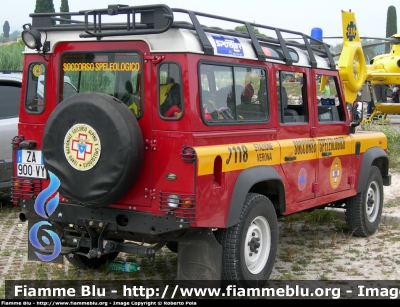 Land Rover Defender 110
Corpo Nazionale del Soccorso Alpino
Stazione di Verona
Parole chiave: Land-Rover Defender_110