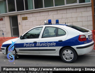 Renault Megane II serie
Polizia Municipale Comuni Modenesi Area Nord
Veicolo di proprietà del Comune di Finale Emilia
Parole chiave: Renault Megane_IIserie PM_FinaleEmilia