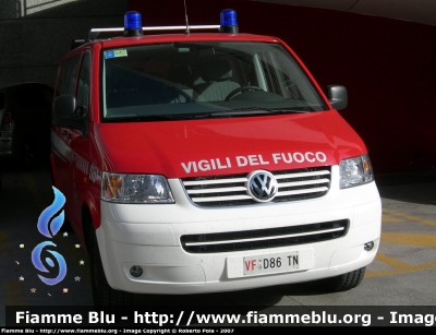 Volkswagen Transporter T5
Vigili del Fuoco
Corpo Volontario di Riva del Garda (TN)
VF D86 TN
Parole chiave: Volkswagen Transporter_T5 VFD86TN