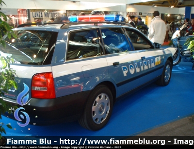 Audi A4 Avant II serie
Polizia di Stato
Polizia Stradale in servizio sull'A22 "Modena-Brennero"
POLIZIA E4208
Parole chiave: Audi A4_Avant_IIserie PoliziaE4208