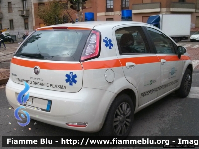 Fiat Punto Evo
Ospedale di Circolo di Varese
Fondazione Macchi
Trasporto organi e plasma
Automedica
Parole chiave: Fiat Punto_Evo Automedica sangue